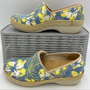 Dansko Sanibel Victoria Tahiti Floral Canvas Slip On Clogs Size 38